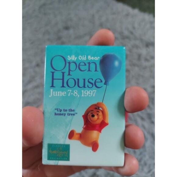 Lot Of 4 Walt Disney Classics Collection Vintage Buttons 1997 Winnie-The-Pooh - Picture 5 of 7